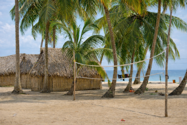 san blas budget hut stay