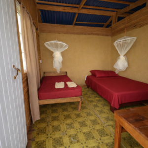 isla aguja budget stay 3 nights
